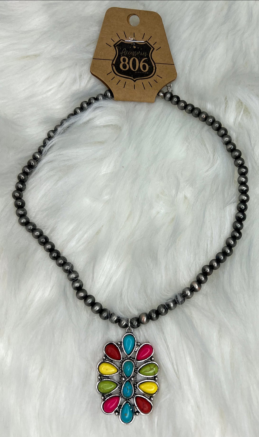 Oval Flower Pendant Beaded Necklace